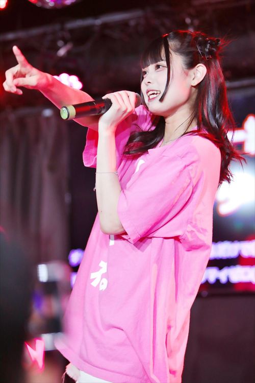 白銀りん 9時間1500円 おっぱい谷間見せつけエロ自撮り