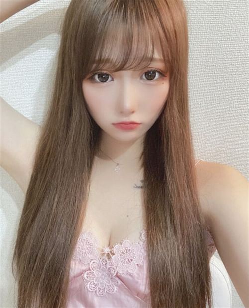 いーたろ、おっぱい水着自撮りエロ画像