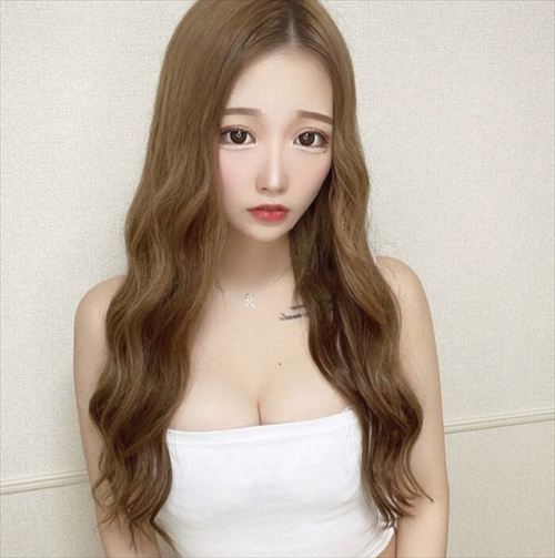 いーたろ、おっぱい水着自撮りエロ画像