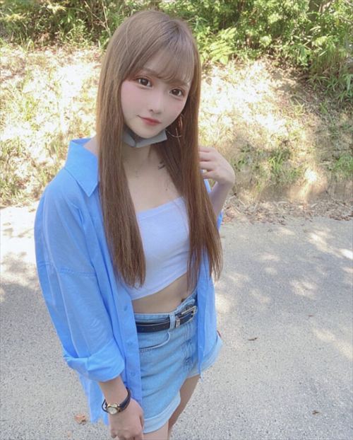 いーたろ、おっぱい水着自撮りエロ画像