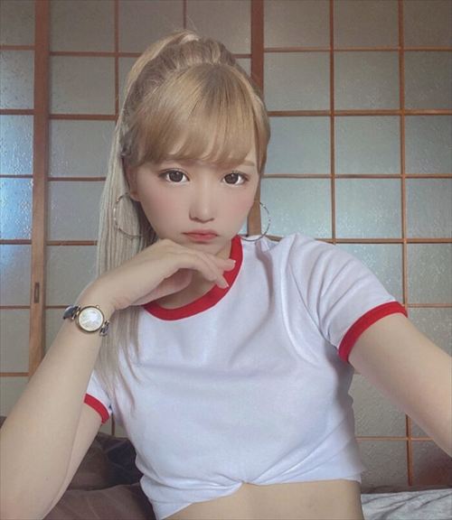 いーたろ、おっぱい水着自撮りエロ画像