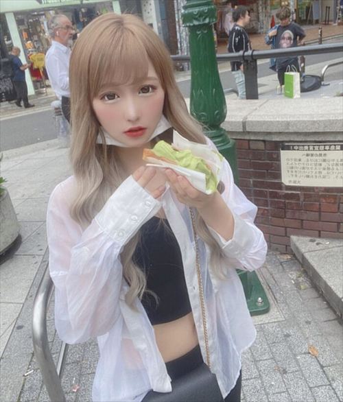 いーたろ、おっぱい水着自撮りエロ画像