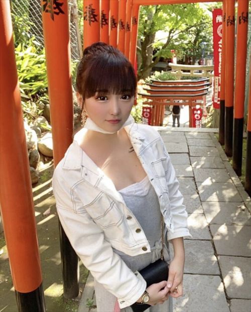 いーたろ、おっぱい水着自撮りエロ画像