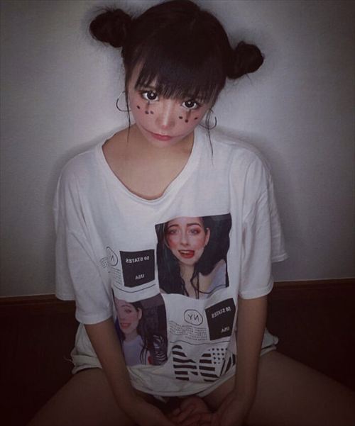 いーたろ、おっぱい水着自撮りエロ画像