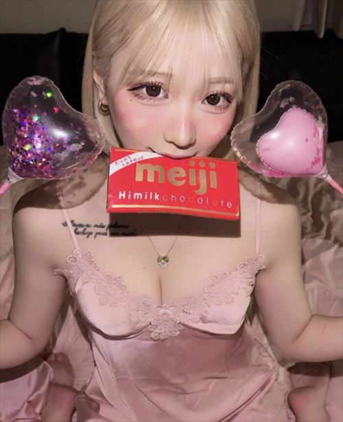 いーたろ、おっぱい水着自撮りエロ画像