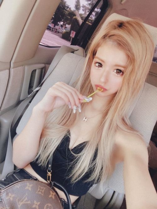 今井アンジェリカ グラビア画像1 セクシーなポーズ