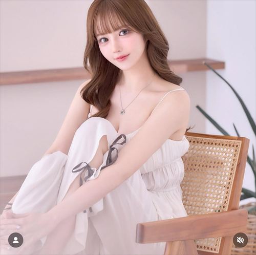 ラウンジ嬢『JUNGLE TOKYO』みおセミヌードおっぱいエロ