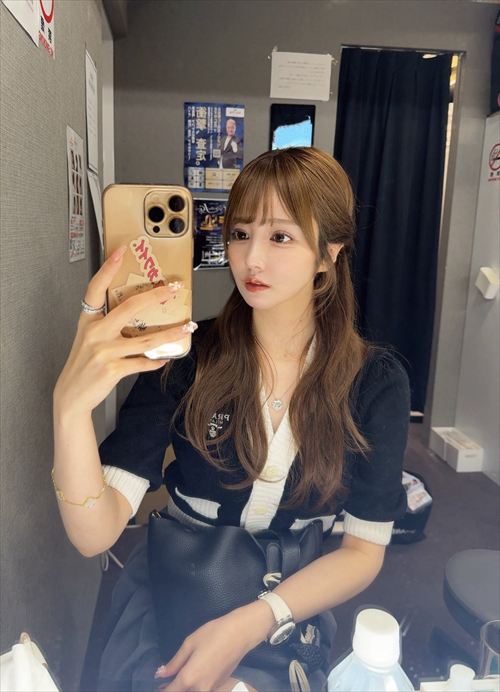 ラウンジ嬢『JUNGLE TOKYO』みおセミヌードおっぱいエロ