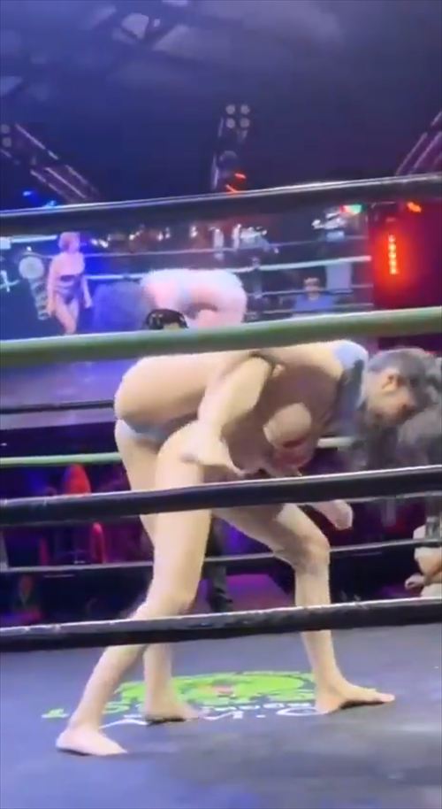 タイビキニ女子プロレス恥ずかし固め股間強調画像6