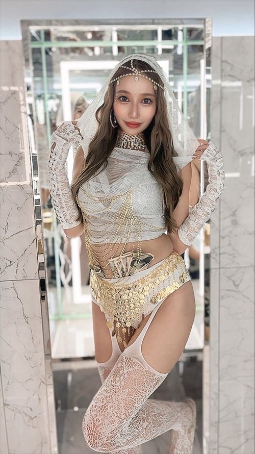 光葉かのん 食い込みエロ尻 尻肉ズーム 格闘技DEEP ラウンドガール