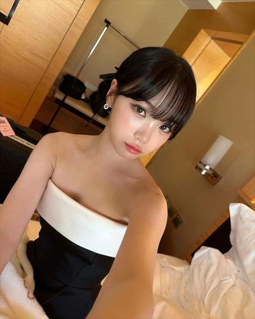 LE SSERAFIM・キム・チェウォングラビア自撮りライブおっぱいエロ画像