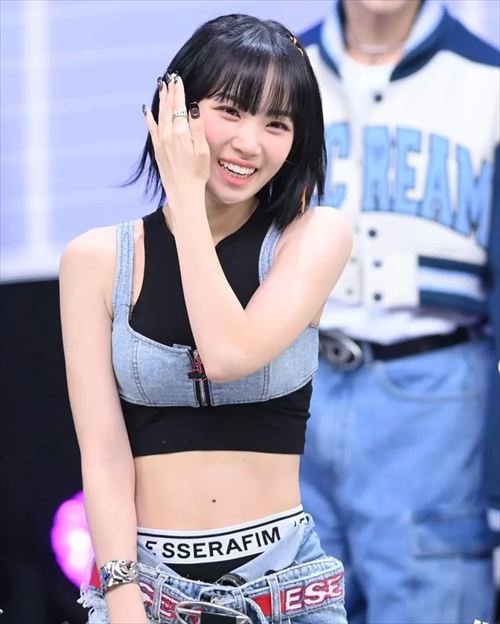 LE SSERAFIM・キム・チェウォングラビア自撮りライブおっぱいエロ画像