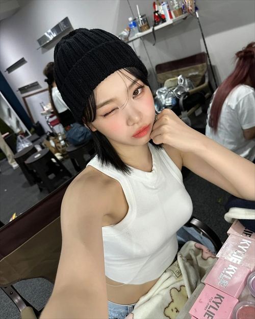 LE SSERAFIM・キム・チェウォングラビア自撮りライブおっぱいエロ画像