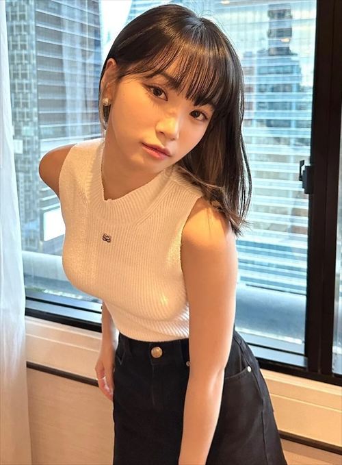 LE SSERAFIM・キム・チェウォングラビア自撮りライブおっぱいエロ画像