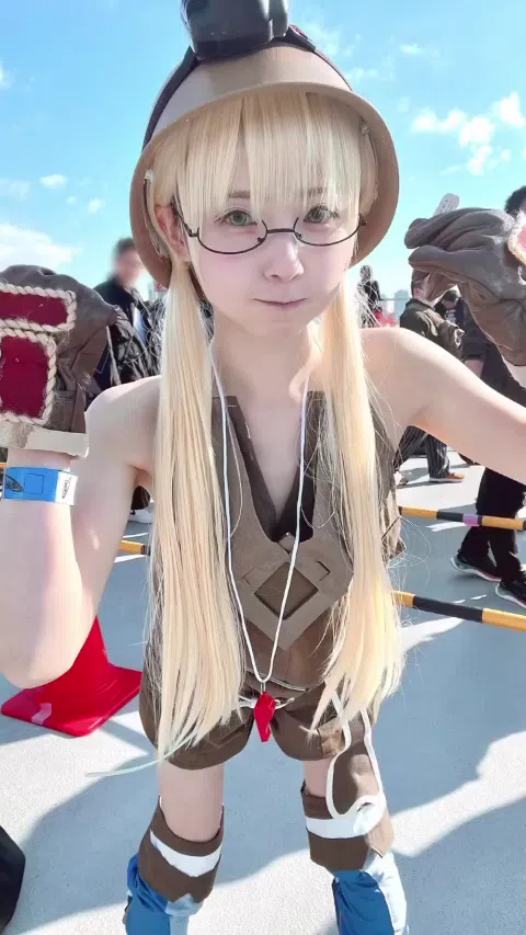 こまめ メガネ文系ロリ 舌出し誘惑 胸元アピール エロフェチ自撮り