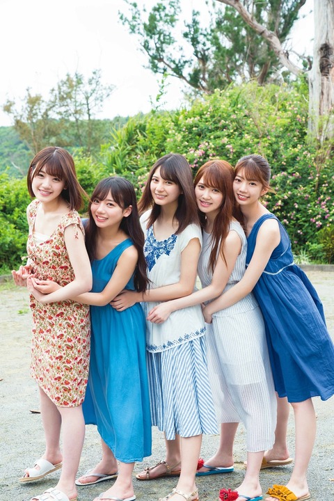 元日向坂46・宮田愛萌、1stエロ写真集で谷間全開！！おっぱいがポロリしそうな感じもそそられる・・（エロ動画）