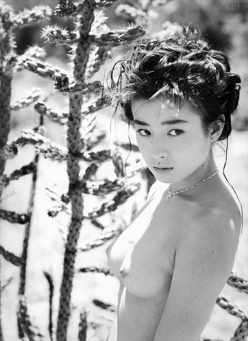 宮沢りえサンタフェ乳首ヌードグラビアエロ露出おっぱい画像