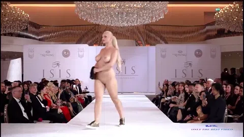 海外全裸ショー モデル 汗光るおっぱい マンコアップ