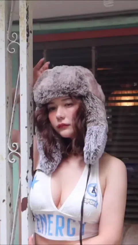 村重杏奈 2025年最新水着グラビア 谷間全開おっぱい画像