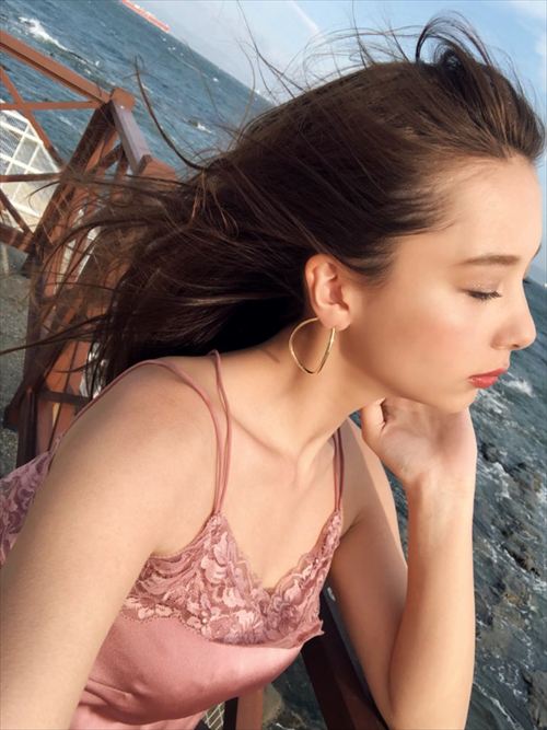 Nikiこと丹羽仁希手ぶらヌードおっぱい、Tバック水着おっぱいグラビアエロ画像