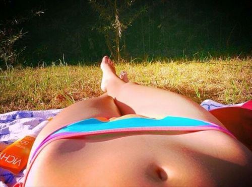 オマンコ始まり見せビキニ画像024