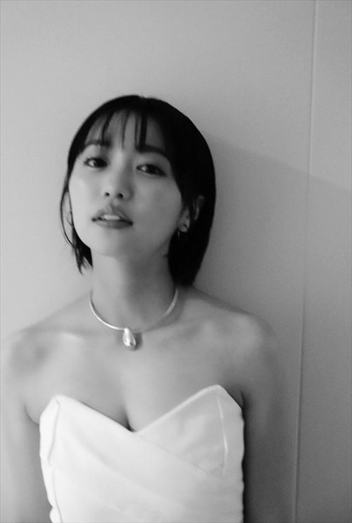 大原優乃 谷間ドーン 完成披露試写会 天文館探偵物語 エロドレス