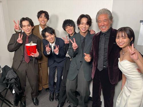 大原優乃 谷間エロ画像 黒ドレス 試写会ステージ 154cmボディ