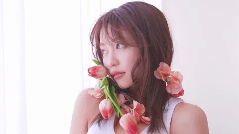 大原優乃 試写会谷間炸裂 黒のセクシードレス ファン歓喜 エロ画像