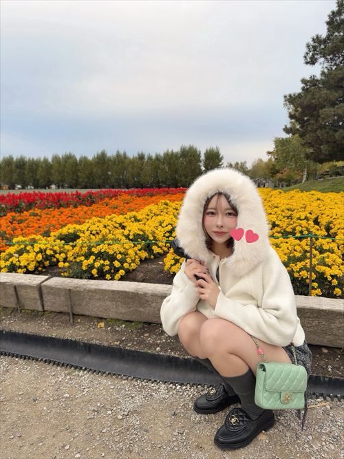 りお♡ むちむちKカップおっぱい全裸自撮り 陽キャギャル爆乳エロ画像