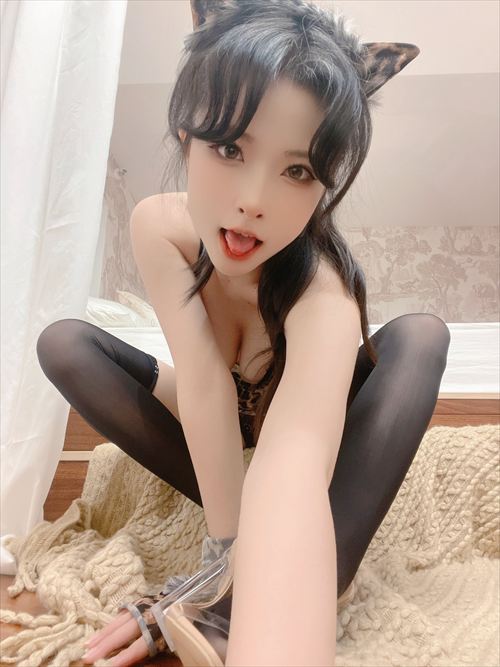 清水由乃 自撮り水着 95cmバスト こぼれ谷間 エロ顔