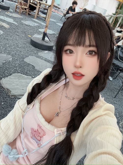 清水由乃 鏡前自撮り ヒップ曲線 セクシーポーズ 中国