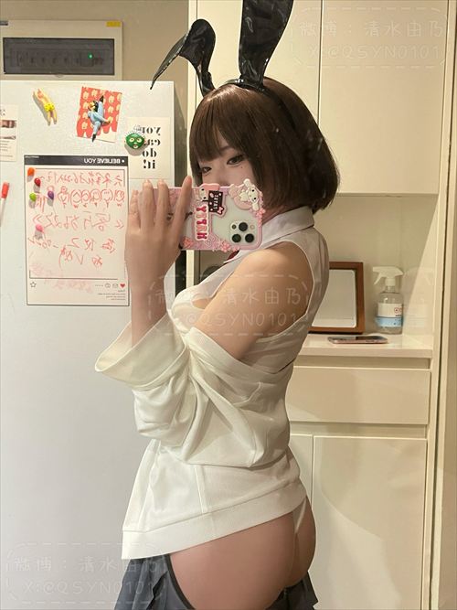 清水由乃 日常自撮り 巨乳ノーブラ風 乳首ポチ エロ