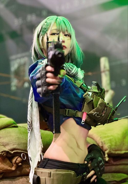 篠原みなみ セクシーコスプレ 巨尻強調