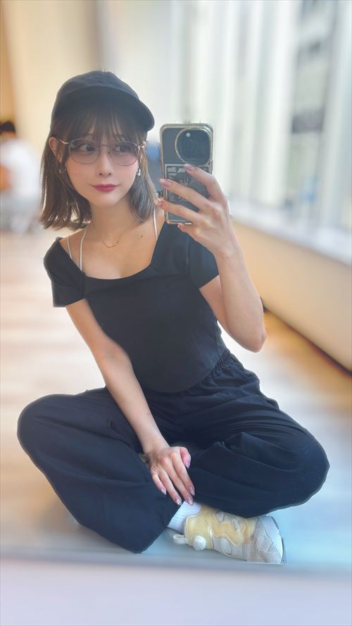 篠原みなみ Twitter自撮り デカ尻アピール