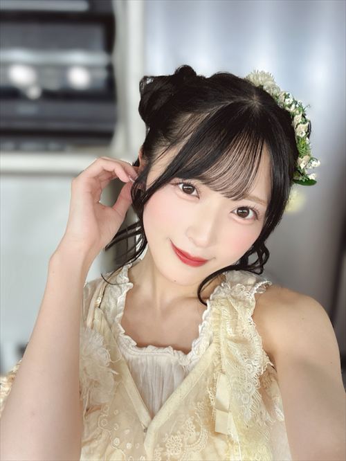 AKB48 佐藤綺星 初ランジェリー 写真集カット ビキニ姿 美ボディ あいり