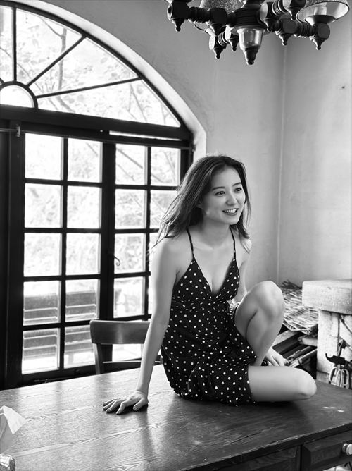 高田里穂写真集『素描』エロ画像グラビアおっぱいエロ