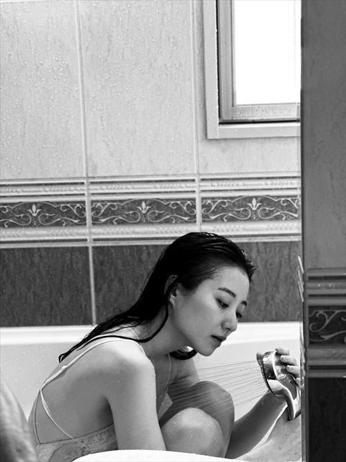 高田里穂写真集『素描』エロ画像グラビアおっぱいエロ