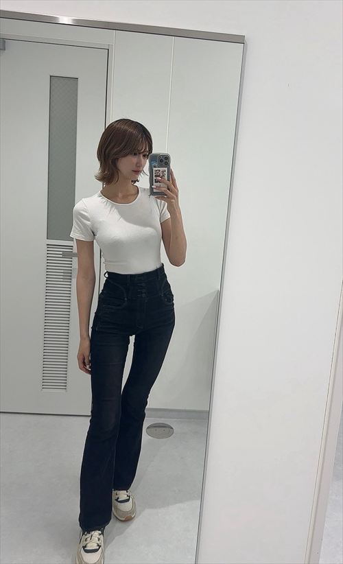 ABEMA瀧山あかねアナおっぱいグラビアエロ画像