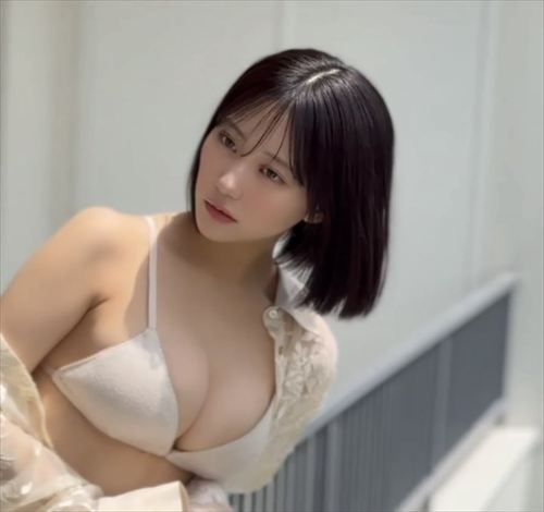 HKT田中美久乳首ポチエログラビア谷間23