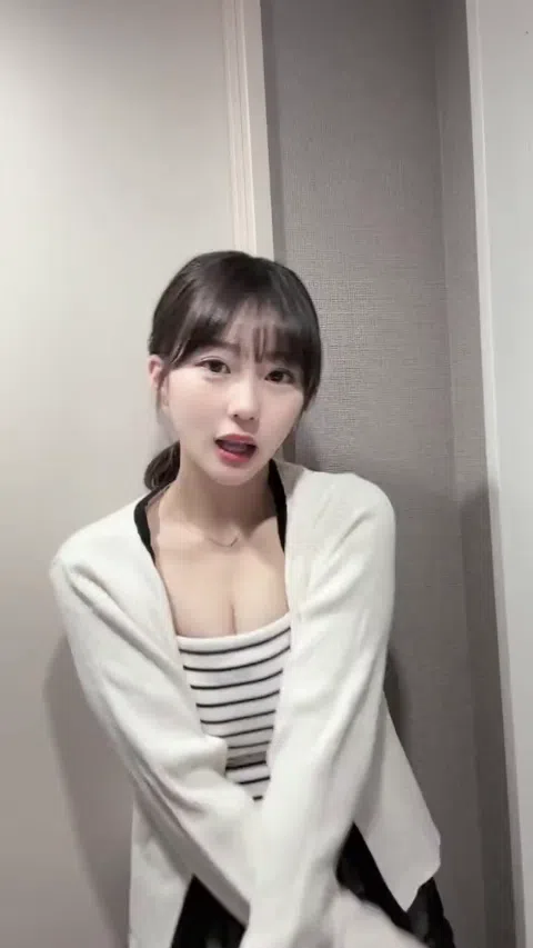 田中美久2025年11月号乳首透けニップレスエロ4