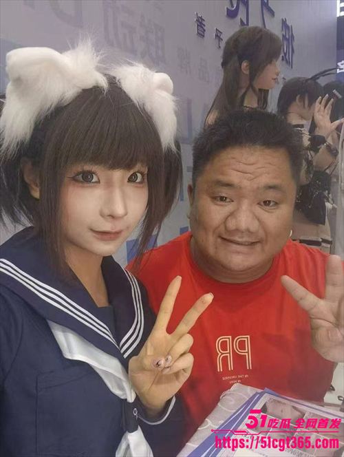 地下アイドル キモおっさん 乳首舐め命令