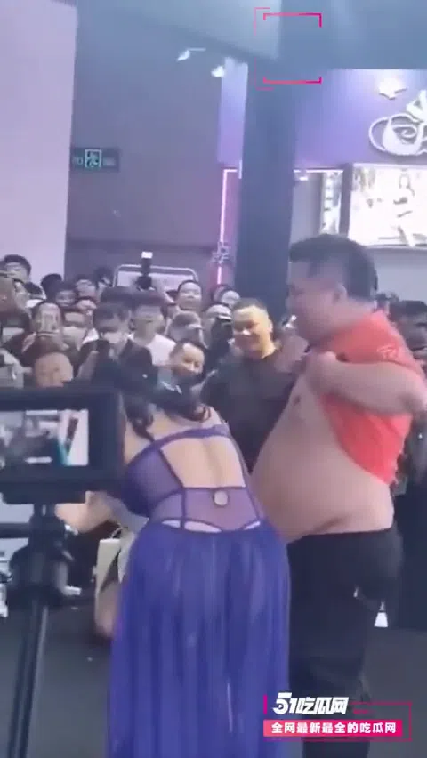 地下アイドル キモおっさん 乳首舐めイベント