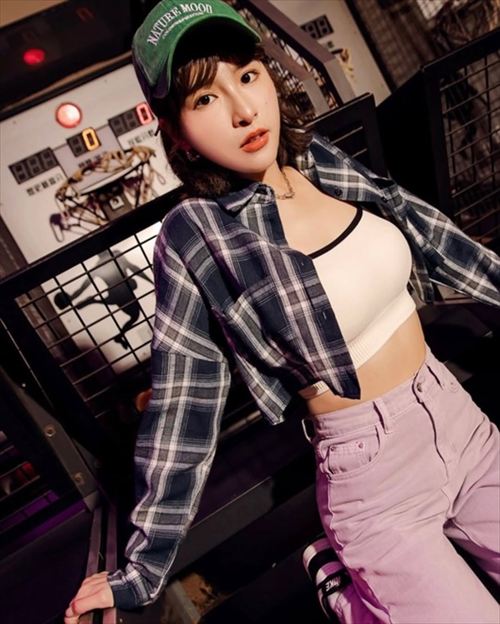 ﾁｭﾝﾁｭﾝ 排泄 しゃがみ込みジョロジョロ尿