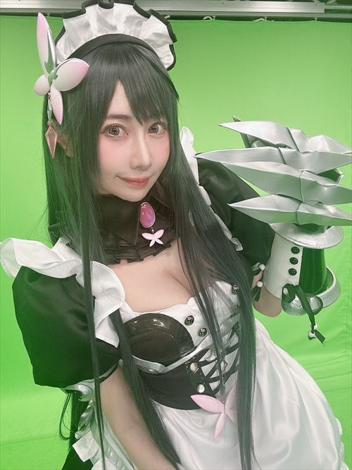 吉田早希 グレー筋トレウェア 鏡前自撮り くびれ腹筋 スポーツブラ谷間