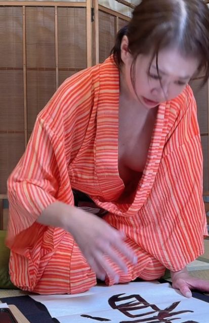 書道ガールズおっぱいエロ画像