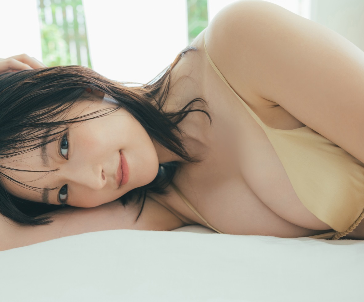 山崎あみグラビアおっぱいエロ画像