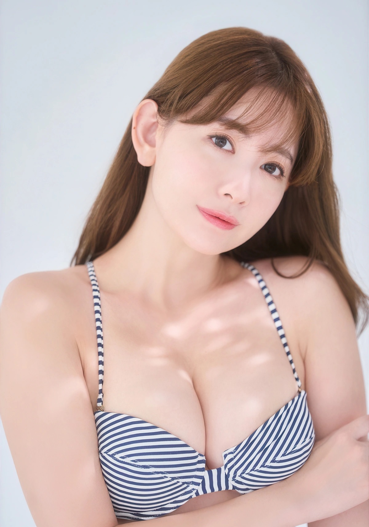 小嶋陽菜おっぱいエロ画像