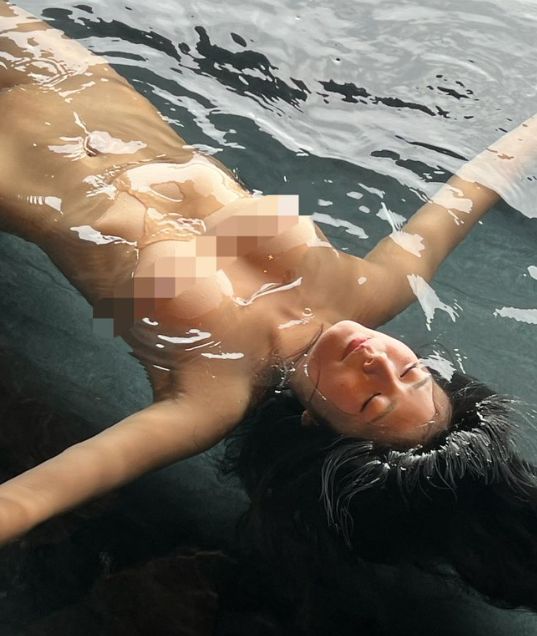 宮越虹海乳首ヌードおっぱいエロ画像