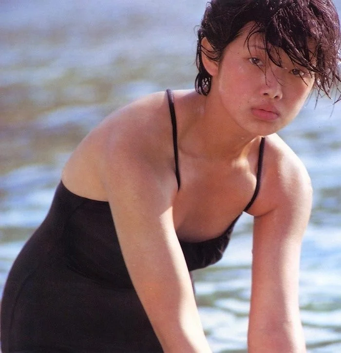 山口百恵グラビアおっぱいエロ画像