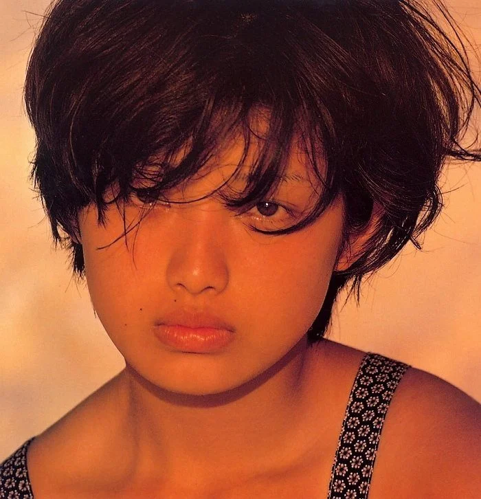 山口百恵グラビアおっぱいエロ画像